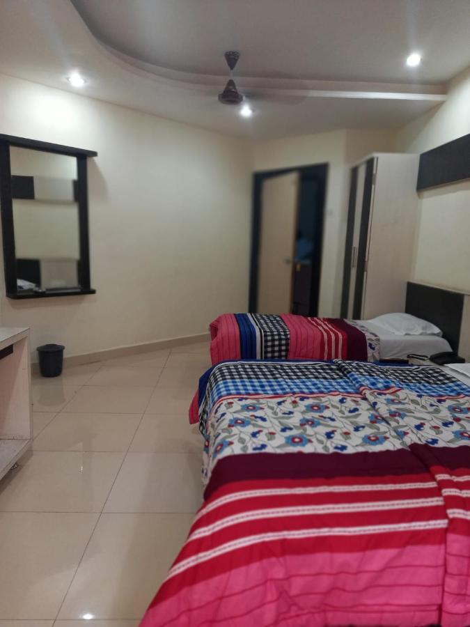 Sharan Hotel Shirdi Extérieur photo
